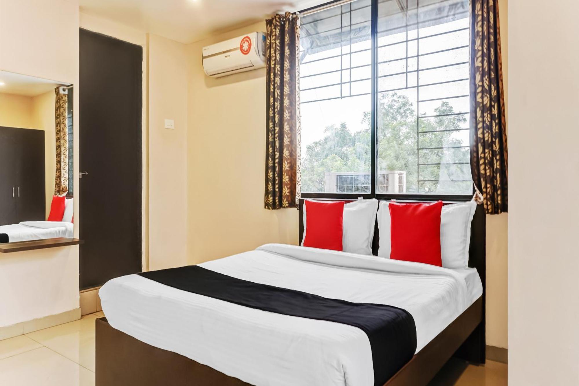 Hotel O Log Inn Plaza Near Eon It Park Pune Eksteriør billede