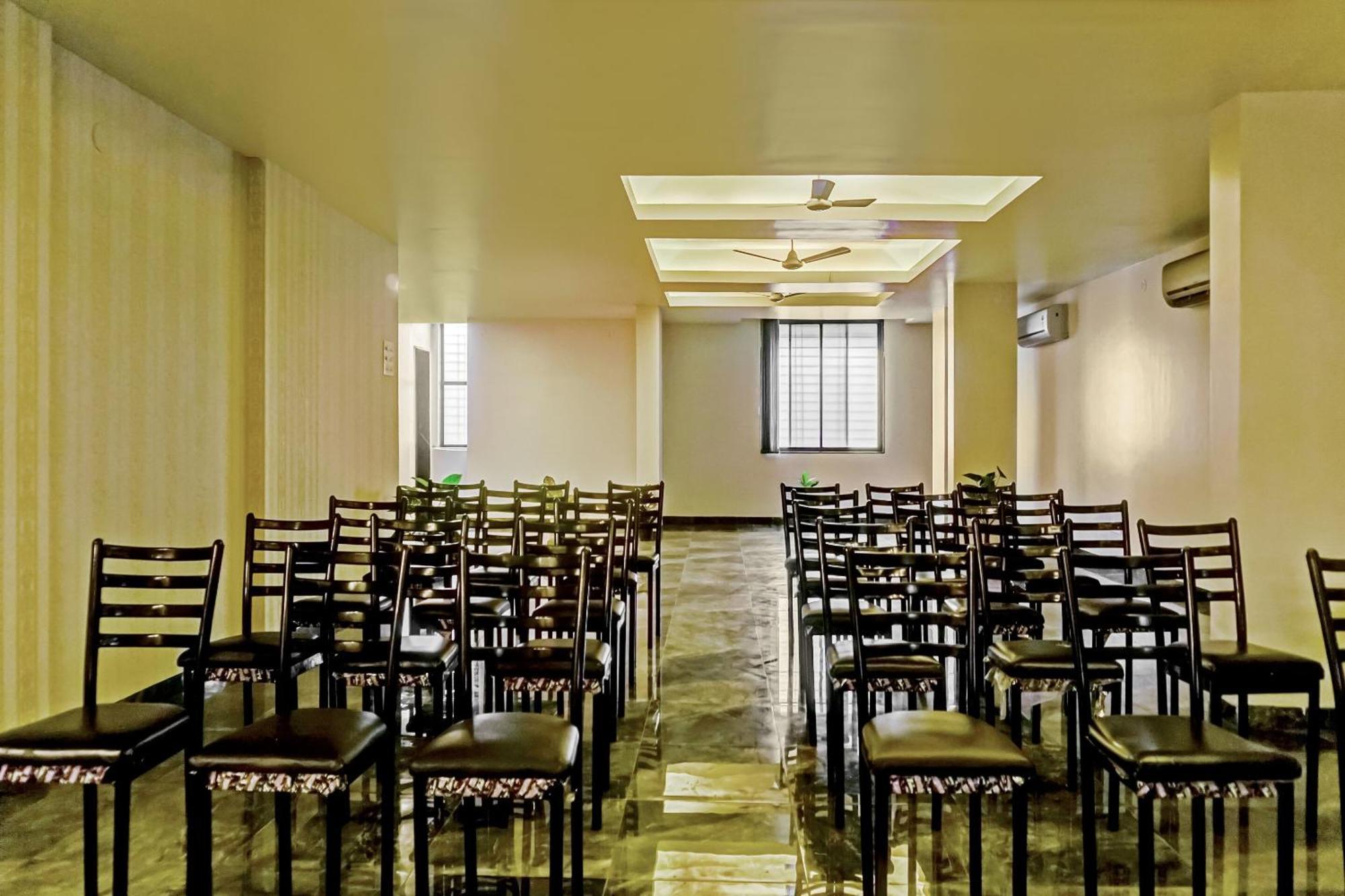 Hotel O Log Inn Plaza Near Eon It Park Pune Eksteriør billede
