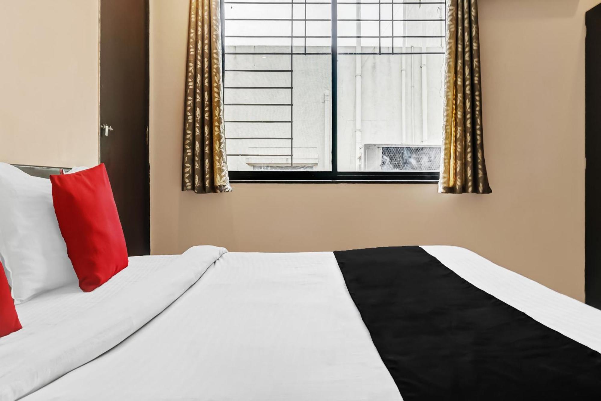 Hotel O Log Inn Plaza Near Eon It Park Pune Eksteriør billede