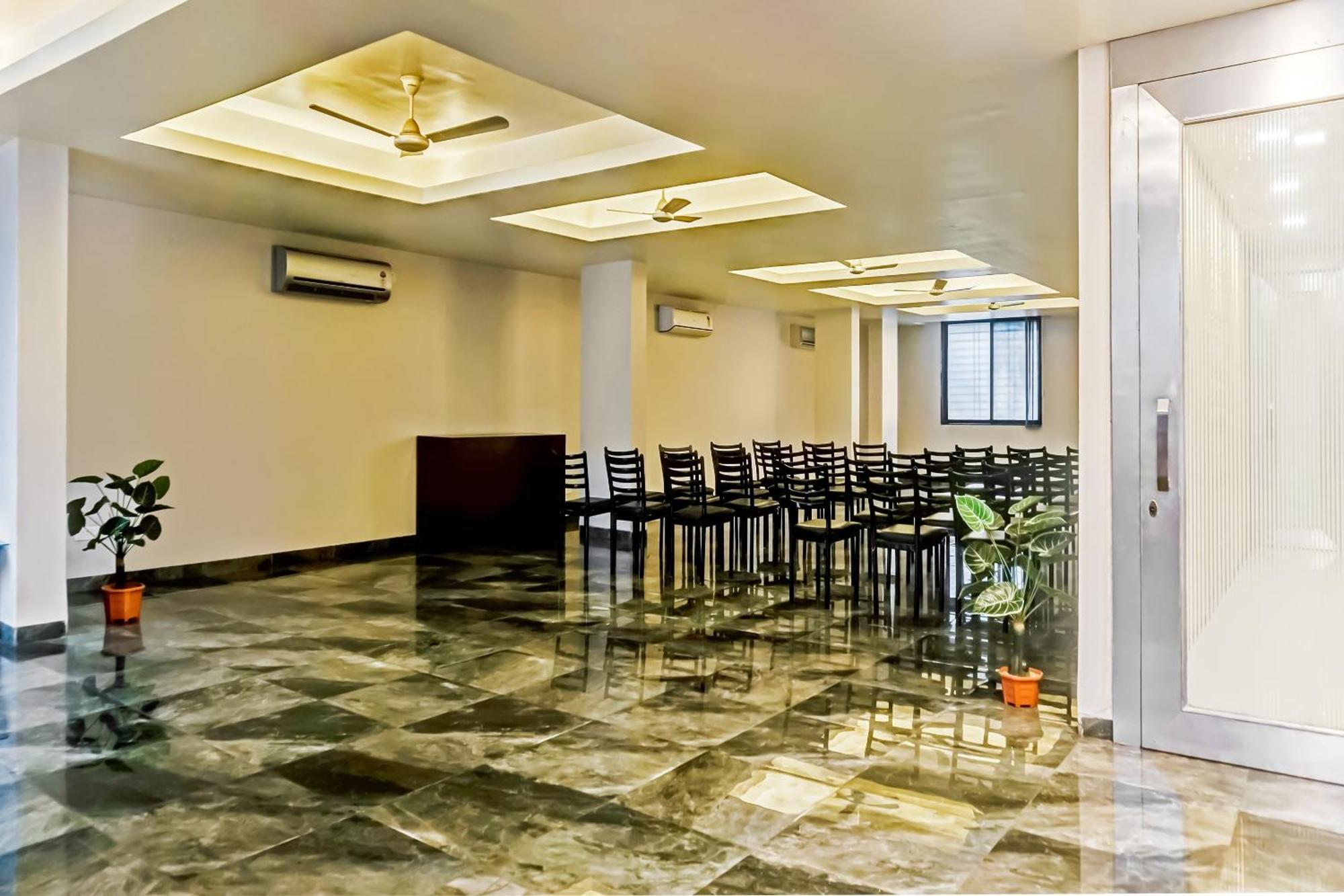 Hotel O Log Inn Plaza Near Eon It Park Pune Eksteriør billede