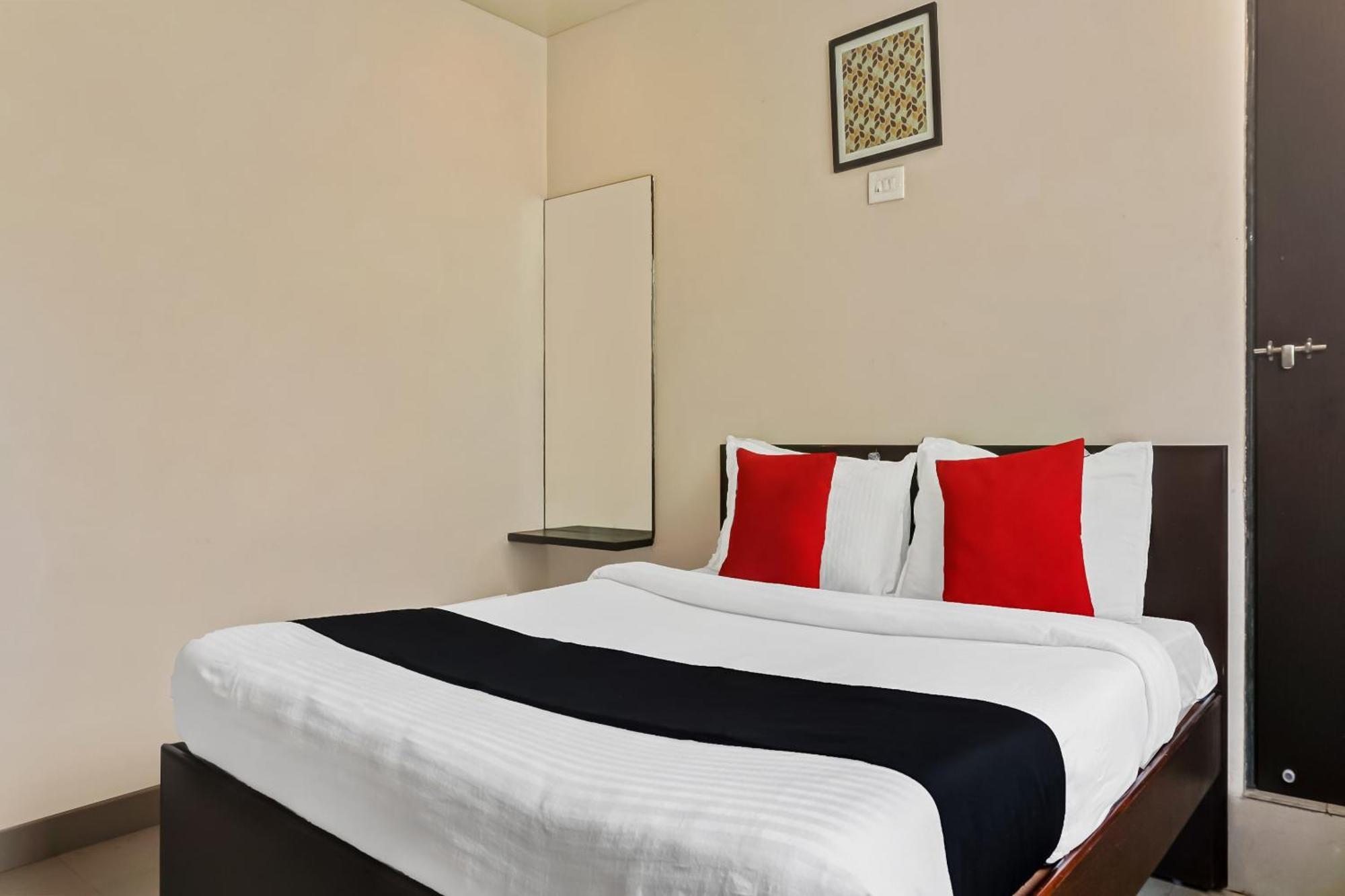 Hotel O Log Inn Plaza Near Eon It Park Pune Eksteriør billede