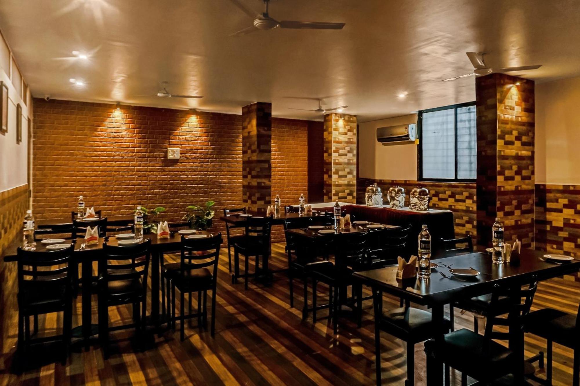 Hotel O Log Inn Plaza Near Eon It Park Pune Eksteriør billede